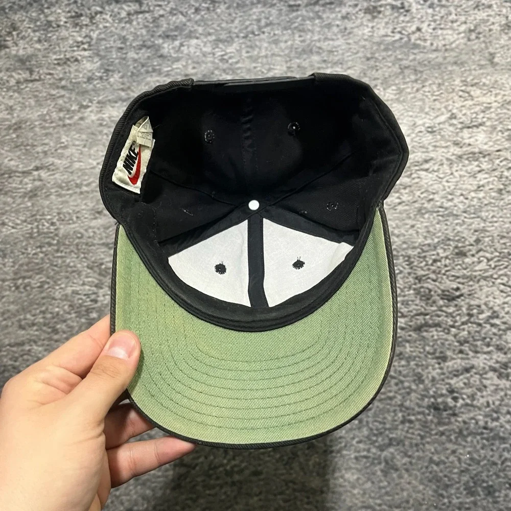 Nike vintage swoosh